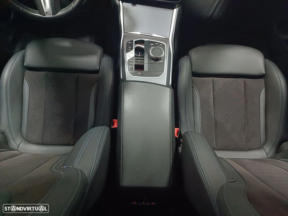 BMW 320 e Pack Desportivo M Auto - 22