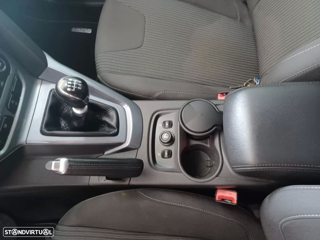 Ford Focus 1.0 EcoBoost S&S TITANIUM - 20