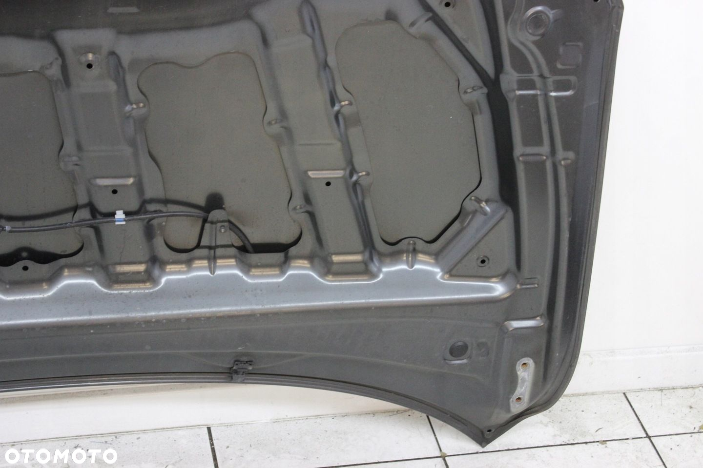 TOYOTA RAV4 III 3 2005R- MASKA POKRYWA SILNIKA 1E0 - KOD LAKIERU - 10