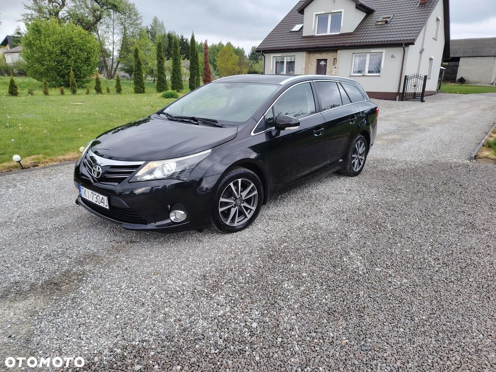 Toyota Avensis 1.8 Comfort - 1