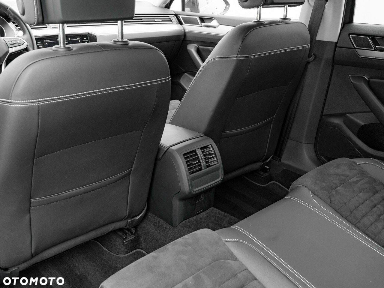Volkswagen Passat 2.0 TDI Elegance DSG - 23