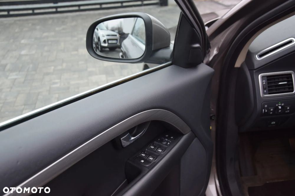 Volvo V70 2.5T Summum - 23