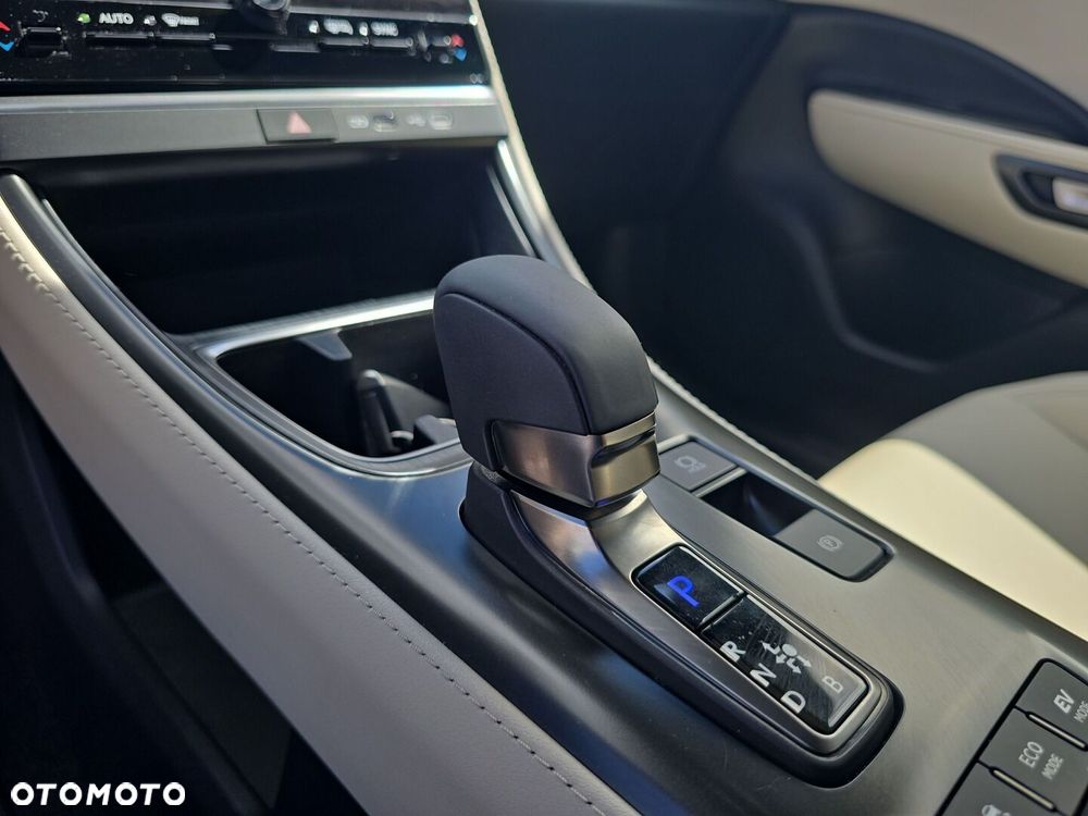 Lexus LBX - 15