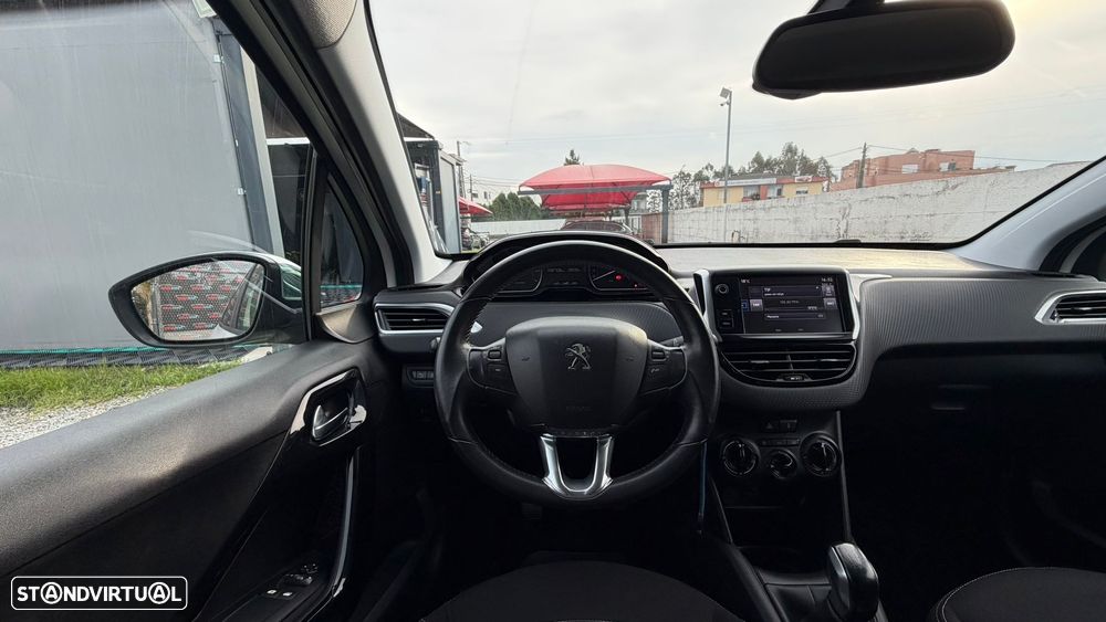 Peugeot 208 1.2 PureTech Style - 21