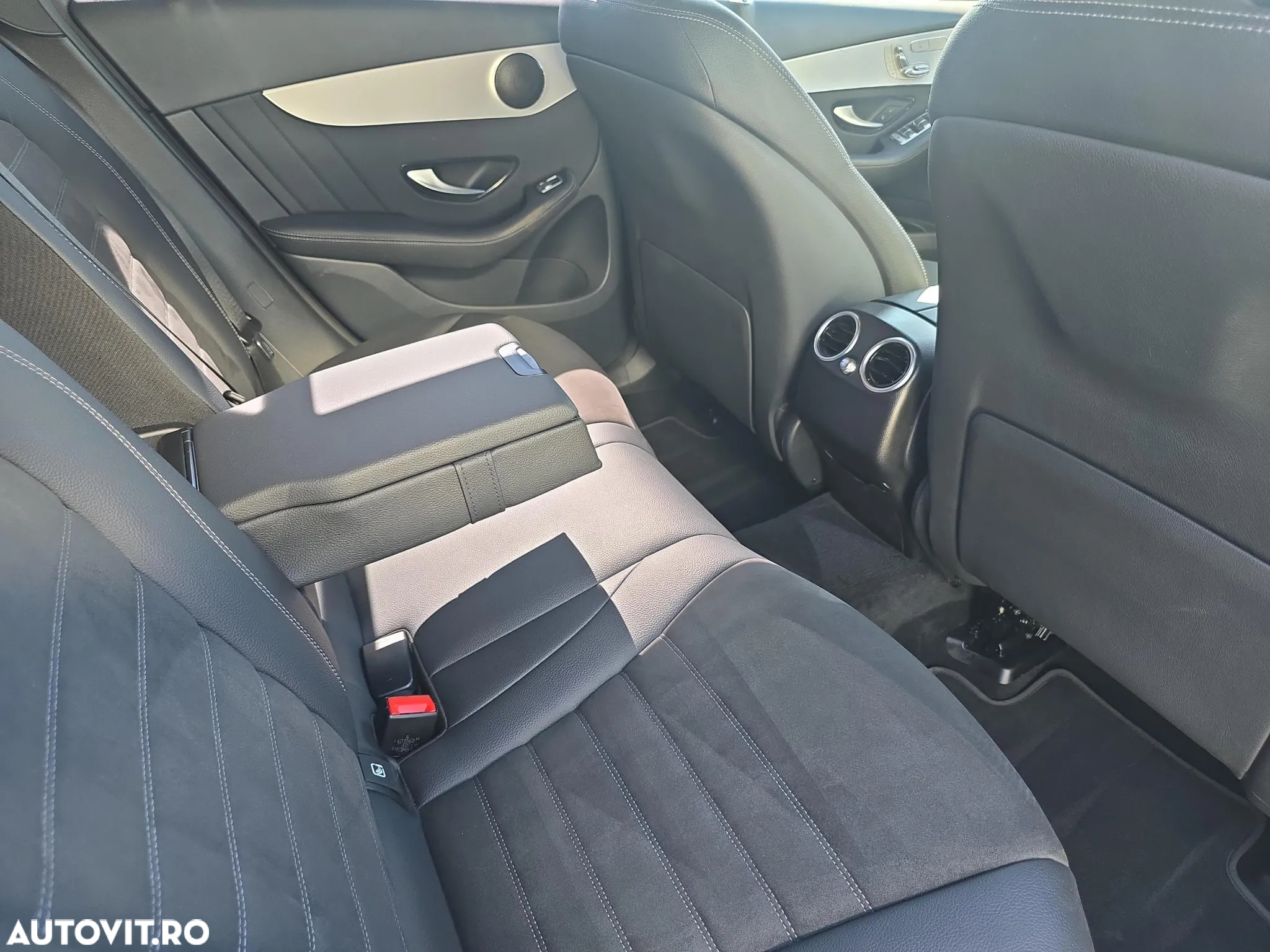 Mercedes-Benz GLC - 29