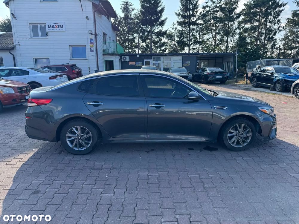 Kia Optima - 2