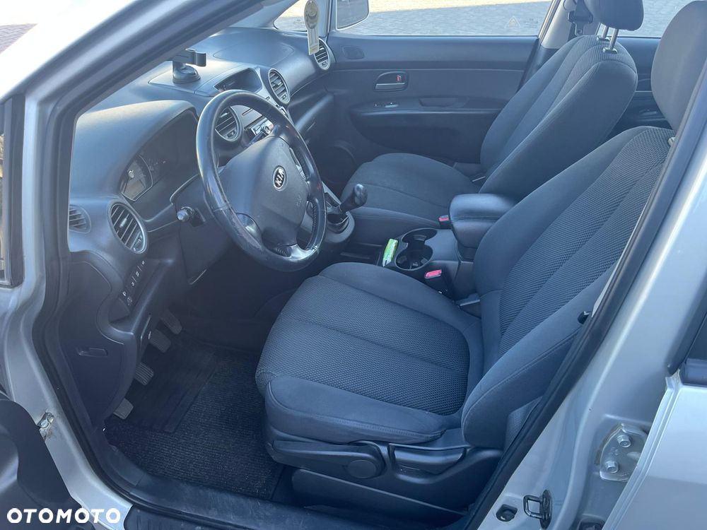 Kia Carens 2.0 EX - 9