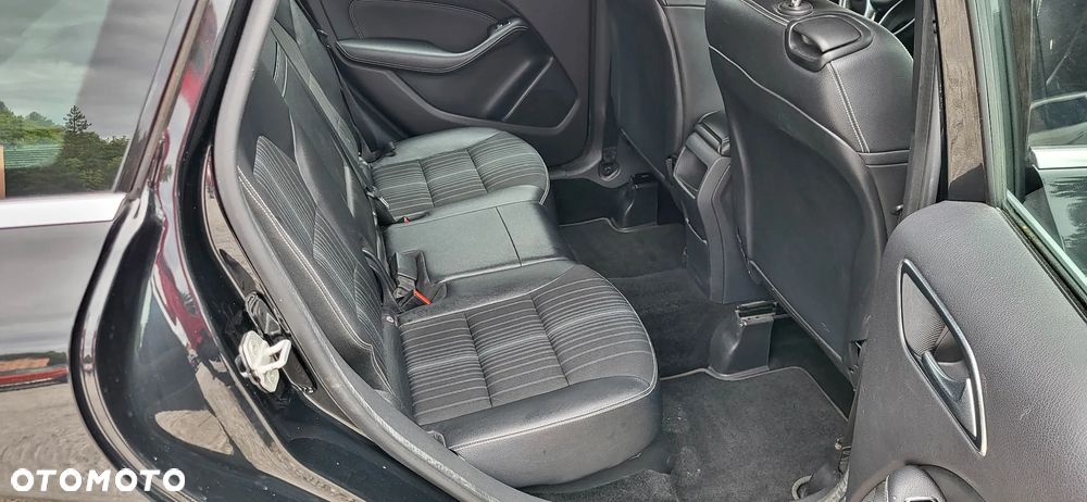 Mercedes-Benz Klasa B 180 Edition - 19