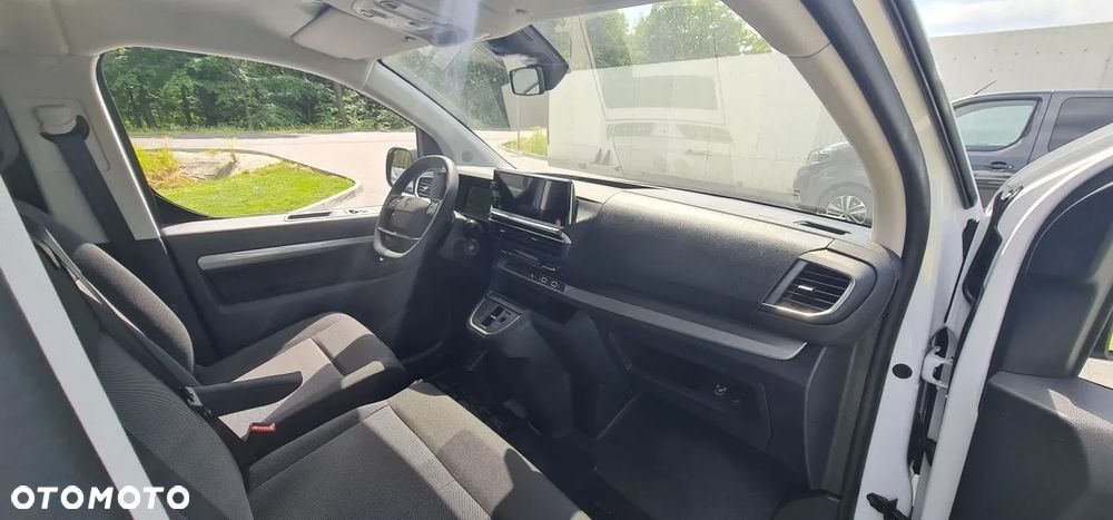 Peugeot Traveller - 14