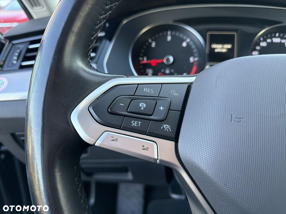 Volkswagen Passat - 23