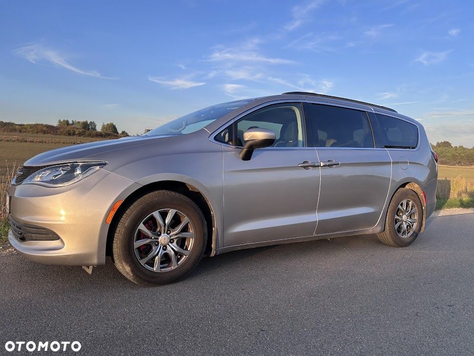 Chrysler Pacifica - 35