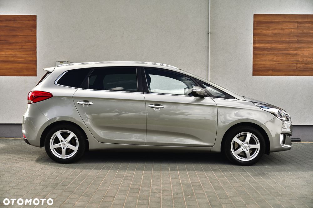 Kia Carens 1.6 GDI Attract - 17