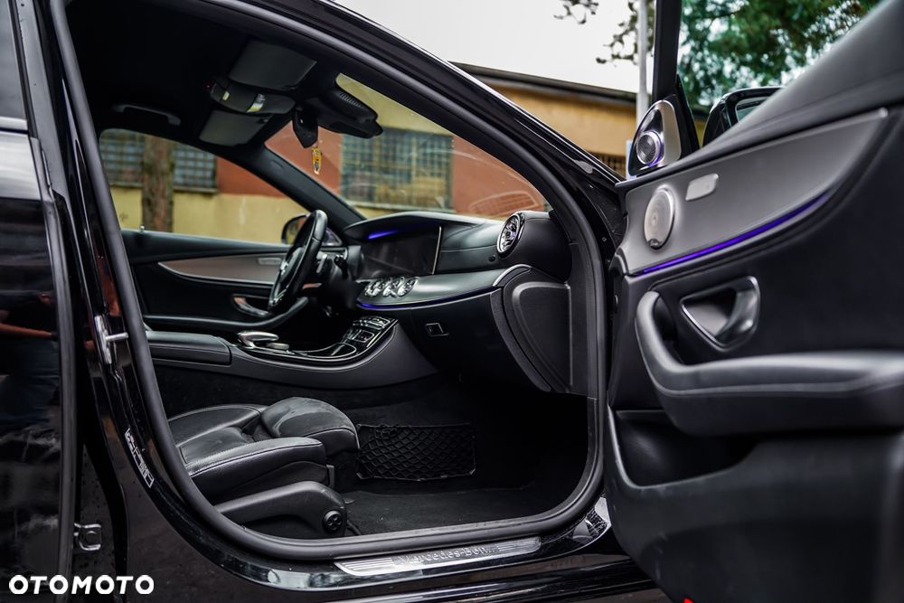 Mercedes-Benz Klasa E 220 d 9G-TRONIC - 24