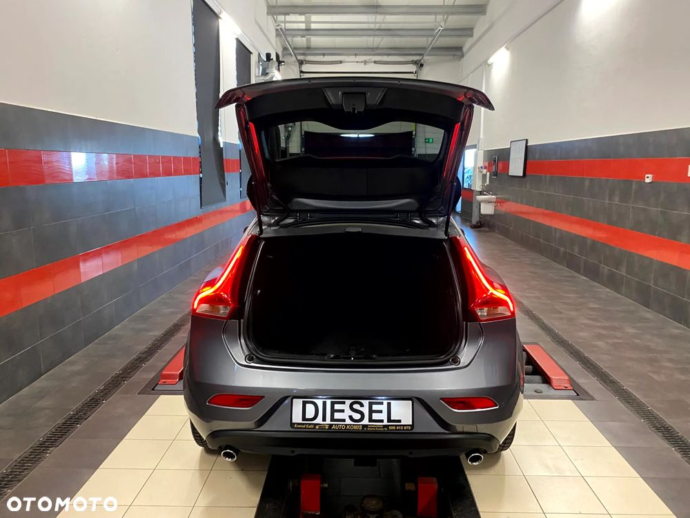 Volvo V40 D3 Summum - 10