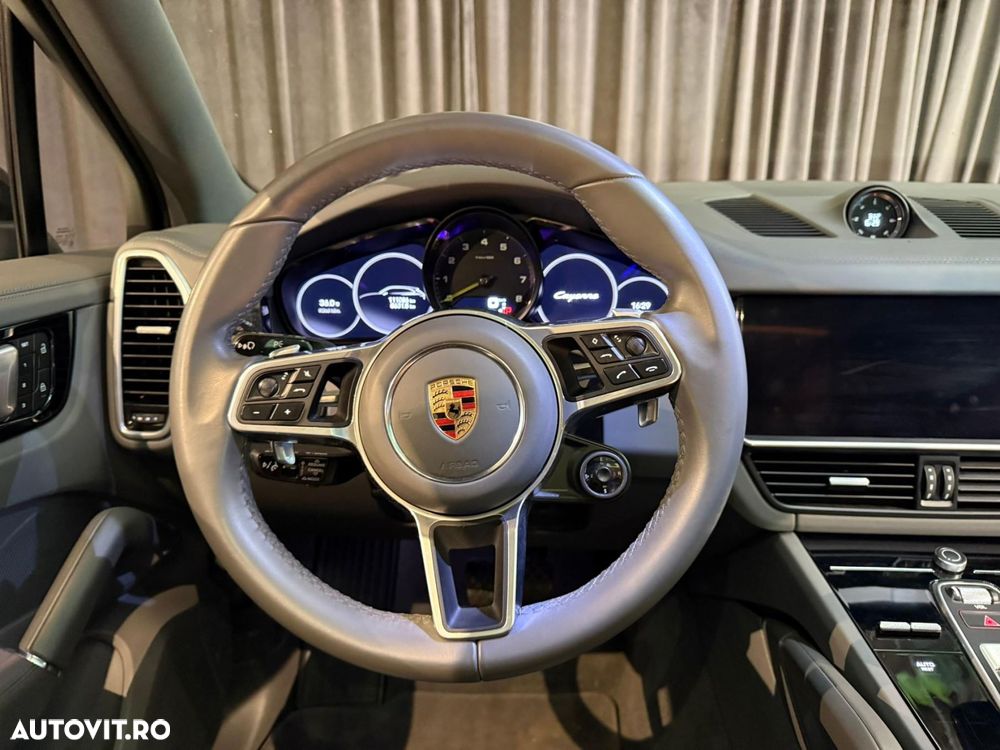 Porsche Cayenne - 19