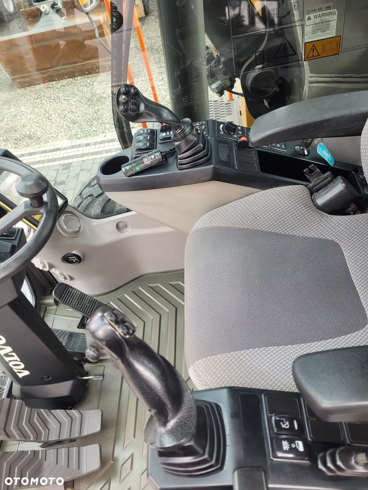 Volvo EWR150E / ROTOTILT ze szczypcami / pług i podpory / - 19