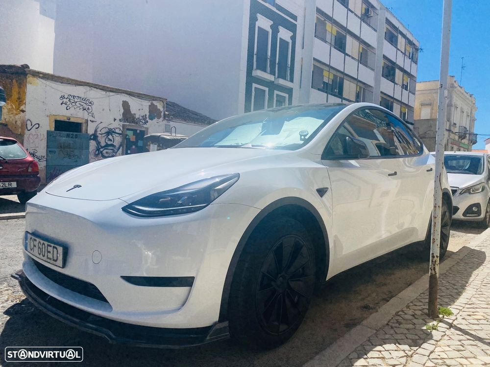 Tesla Model Y - 1