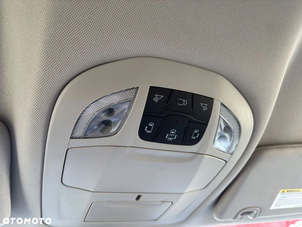 Chrysler Pacifica - 16