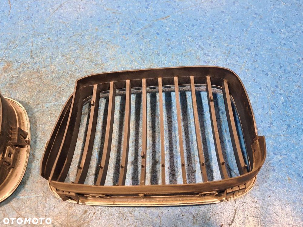 BMW 5 E39  ATRAPA / GRILL - 6