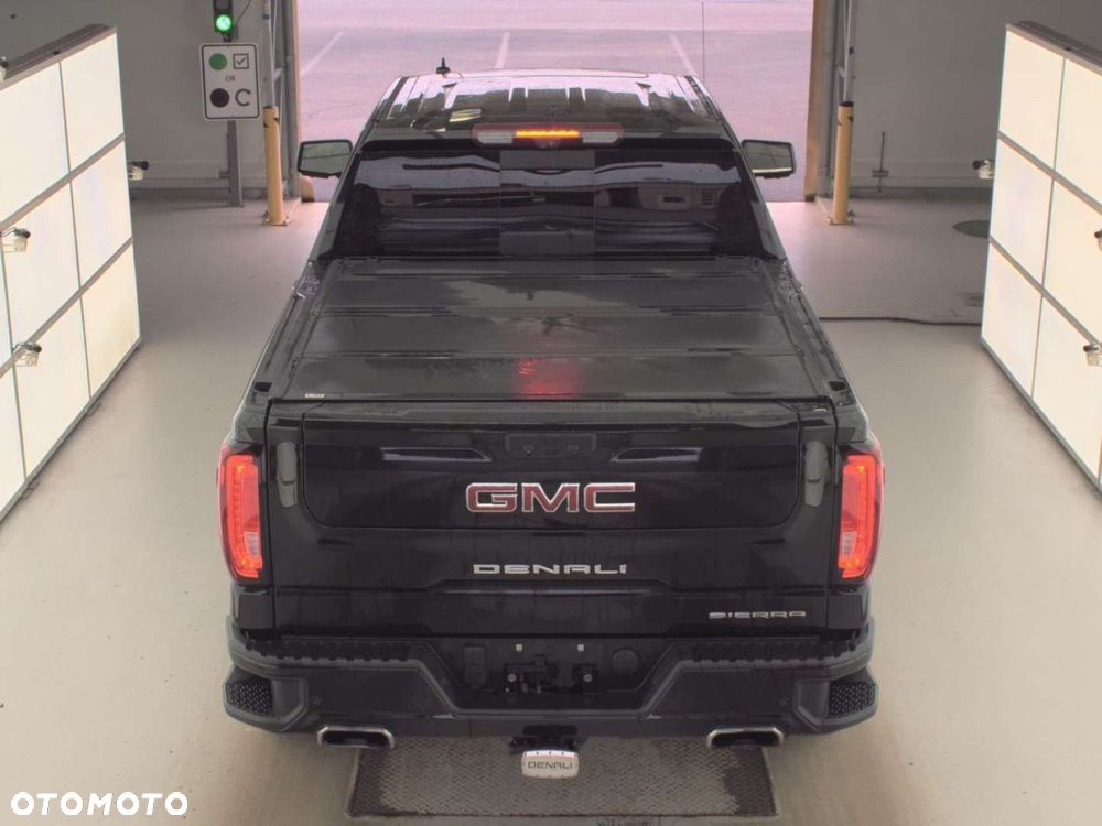 GMC Sierra - 3