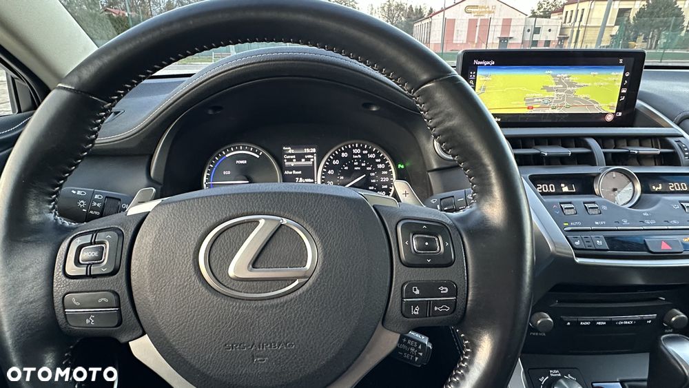 Lexus NX 300h Elite AWD - 28