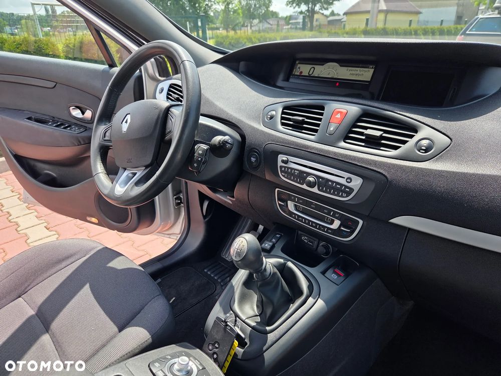 Renault Scenic 1.6 16V 110 LIMITED - 17