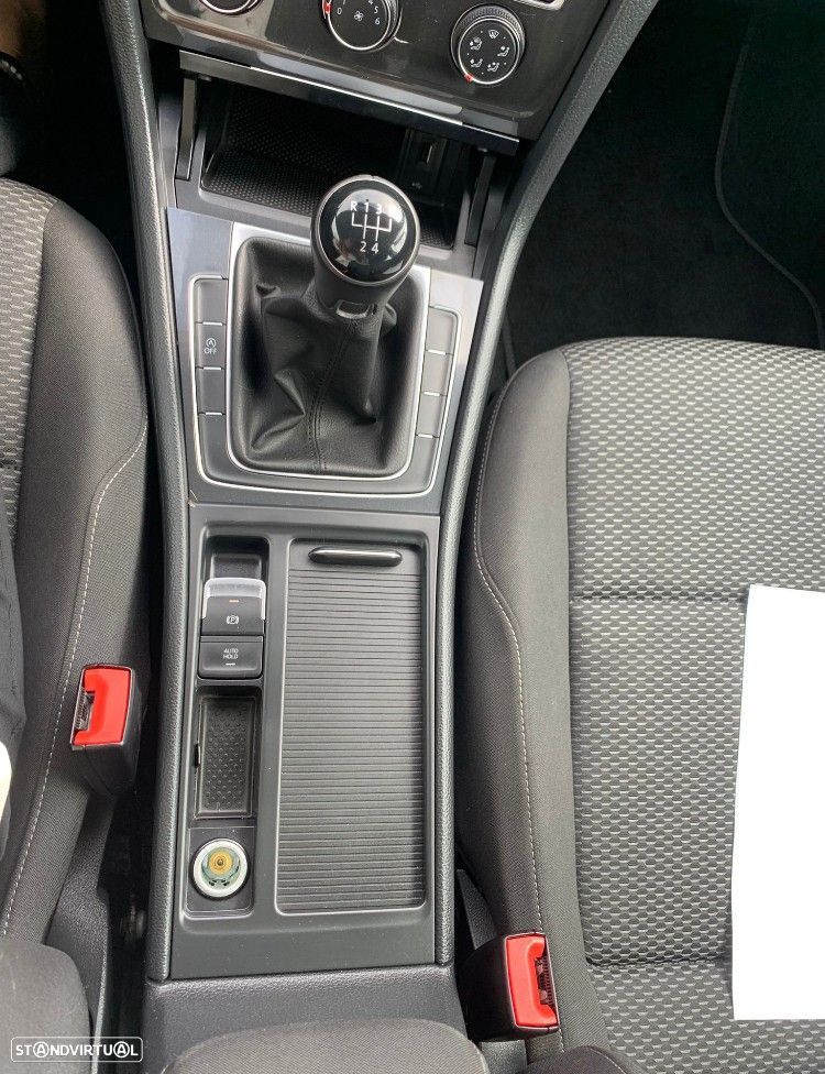 VW Golf 1.6 TDI Confortline - 17