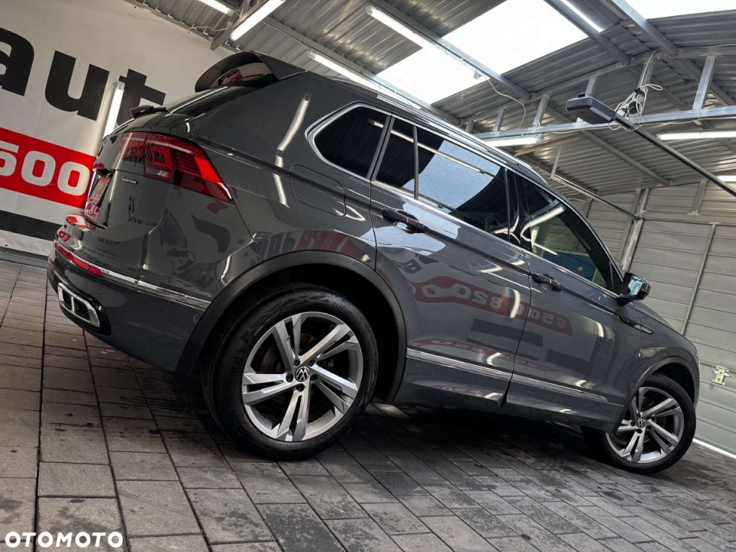Volkswagen Tiguan - 16