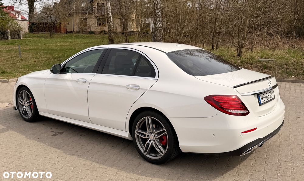 Mercedes-Benz Klasa E 300 9G-TRONIC AMG Line - 6