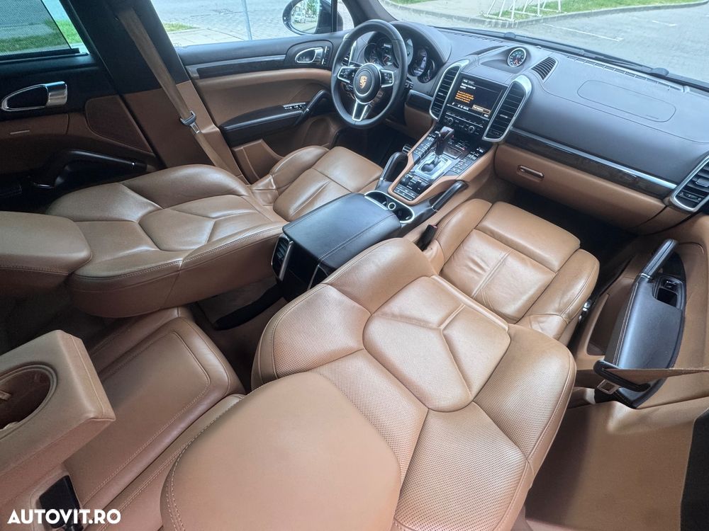 Porsche Cayenne - 7