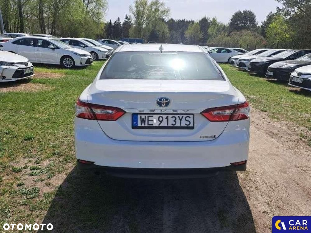 Toyota Camry - 4