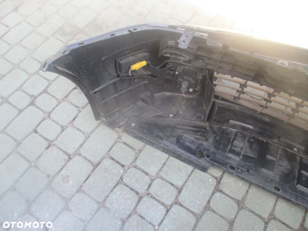 zderzak Reno Megane II lift NV676 - 12