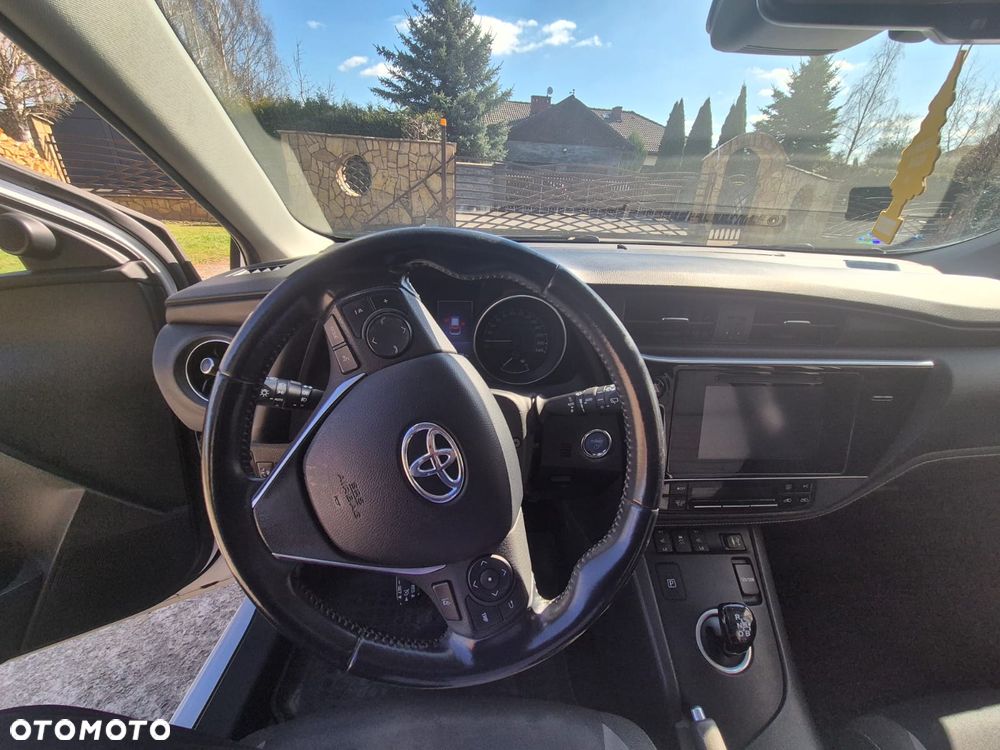 Toyota Auris Hybrid 135 Premium - 19