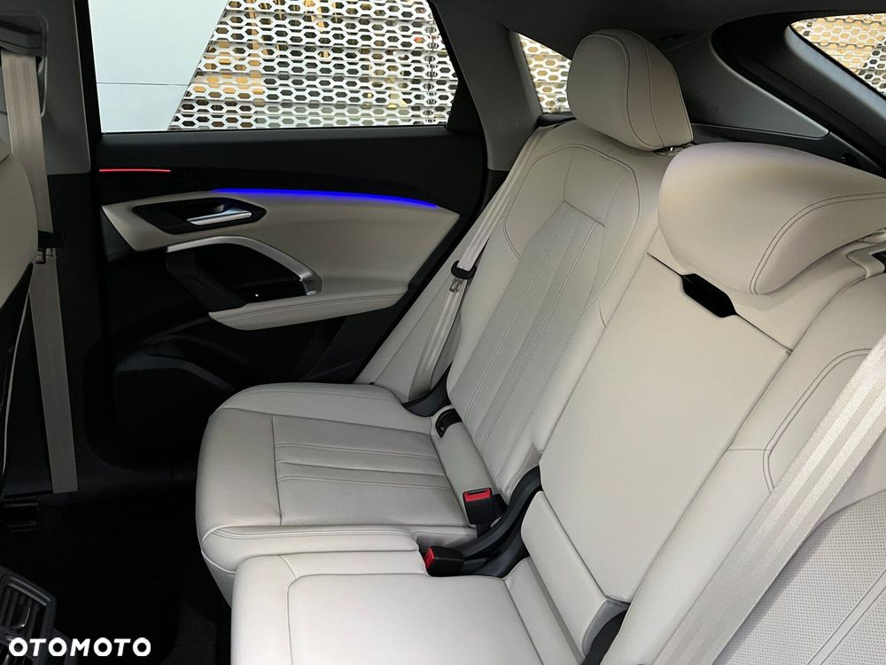 Audi Q5 Sportback - 24