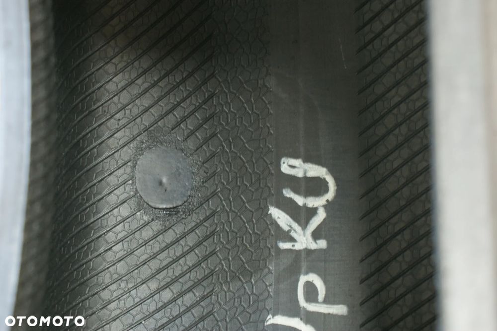 całoroczne 215/65R16C CONTINENTAL VANCONTACT 4SEASON 7,5mm . - 2