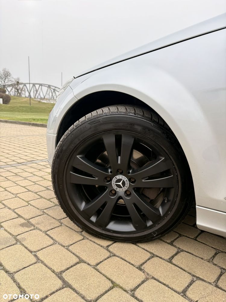 Mercedes-Benz Klasa C 180 K BlueEff Classic - 4