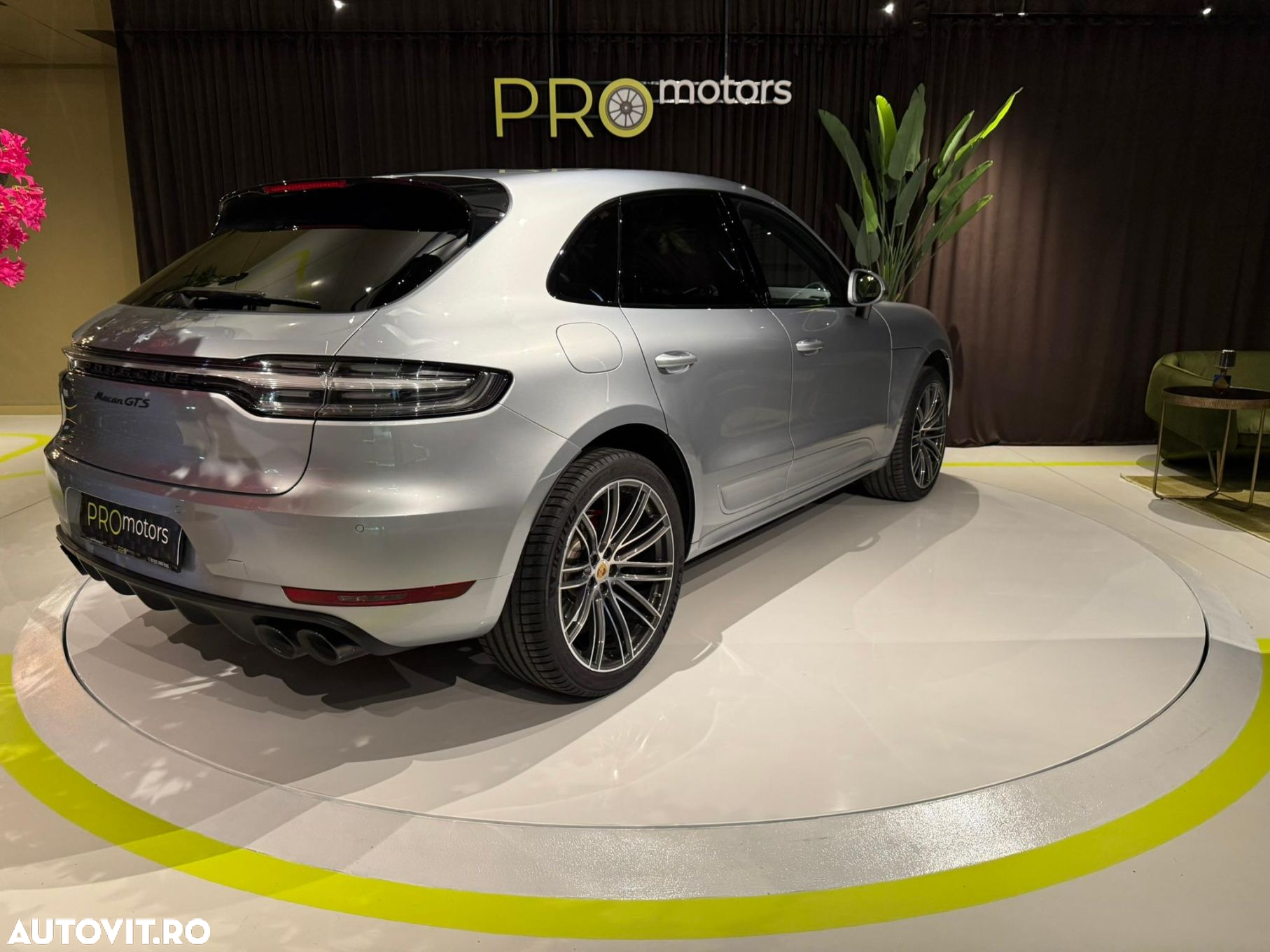Porsche Macan - 4