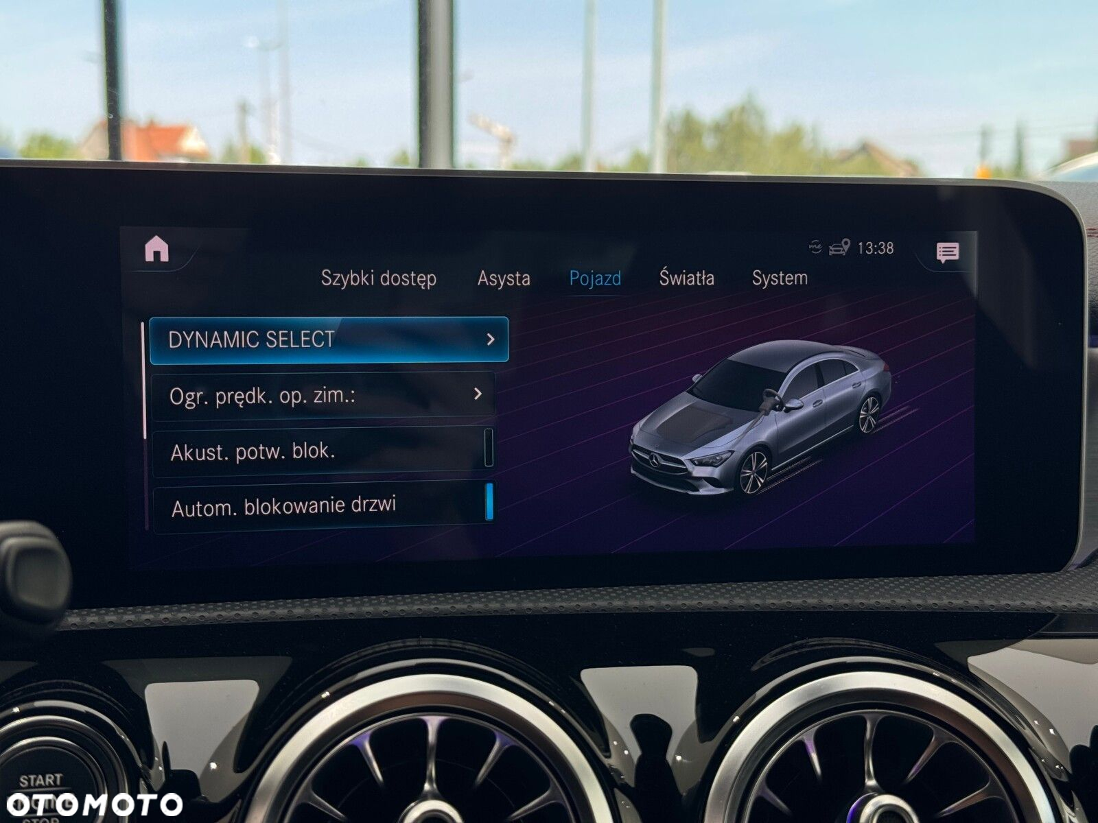Mercedes-Benz CLA - 33