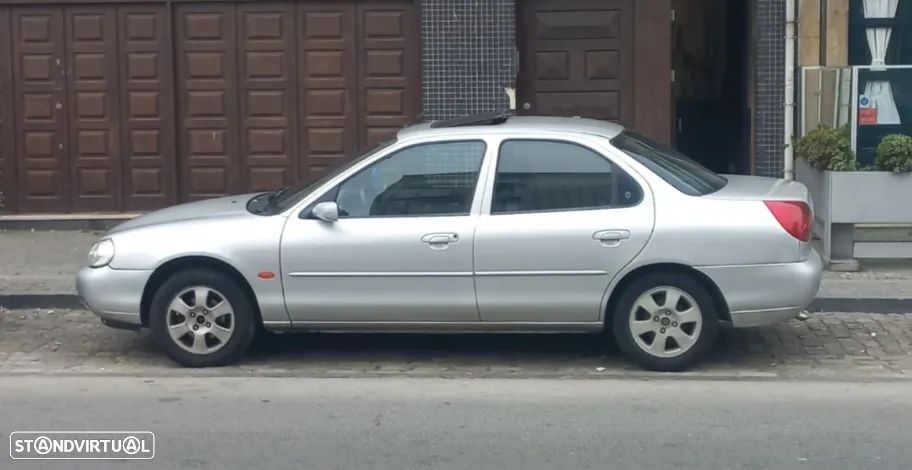 Ford Mondeo 2.0i Ghia Executive - 3