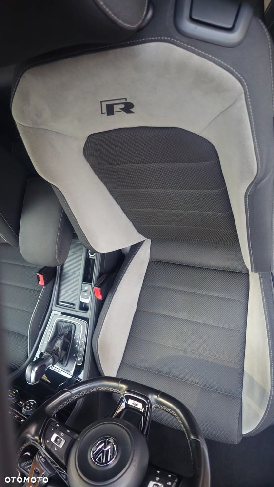 Volkswagen Golf - 10