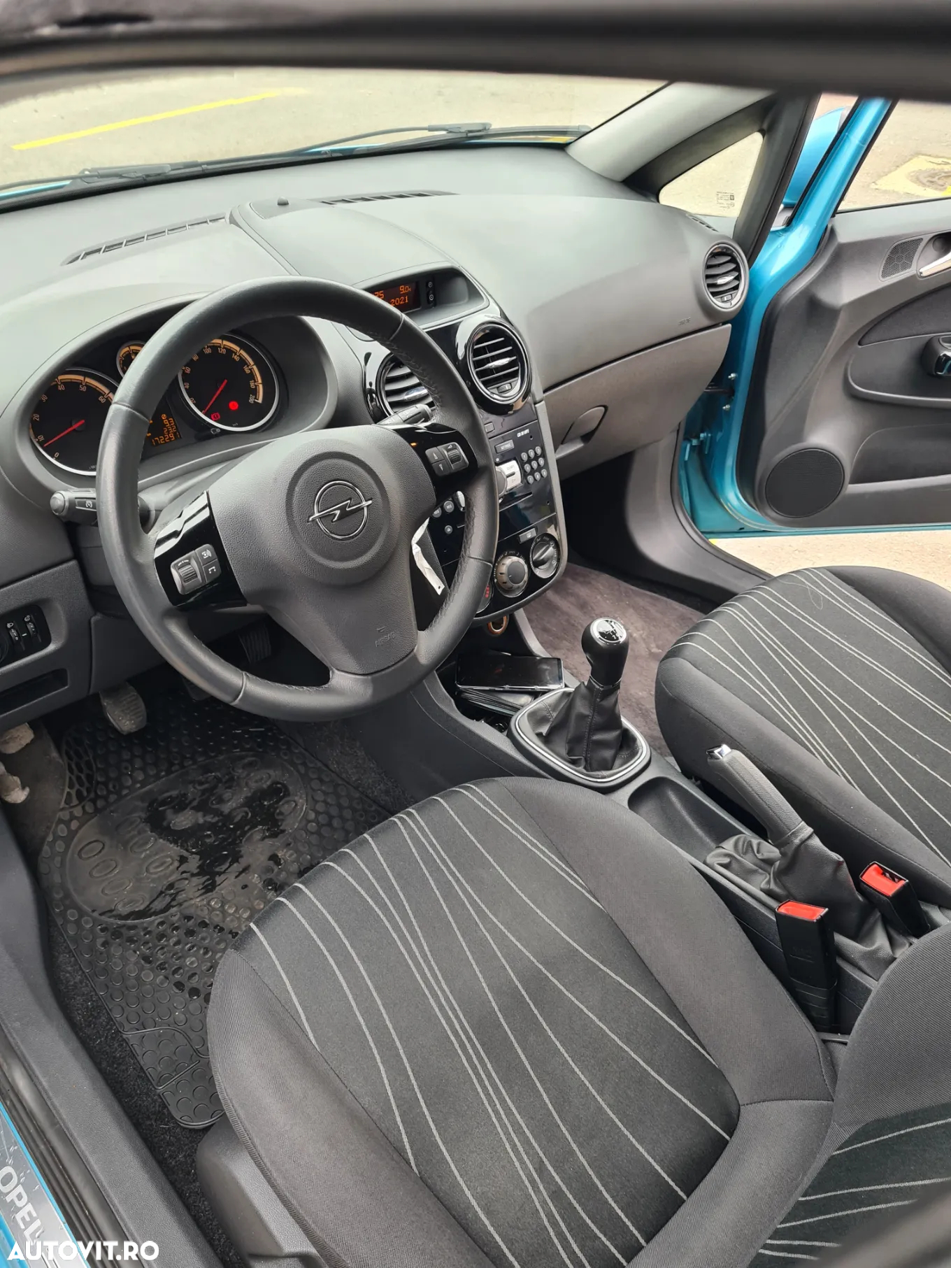 Opel Corsa 1.4 ECOTEC Color Edition - 4
