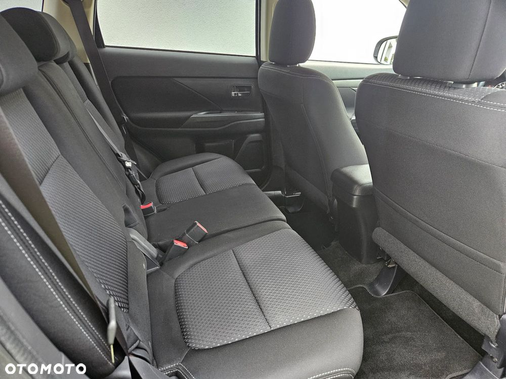 Mitsubishi Outlander 2.0 2WD Active - 10
