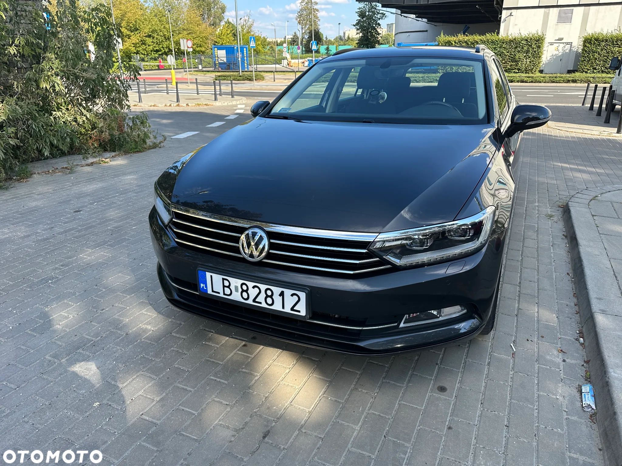 Volkswagen Passat - 1