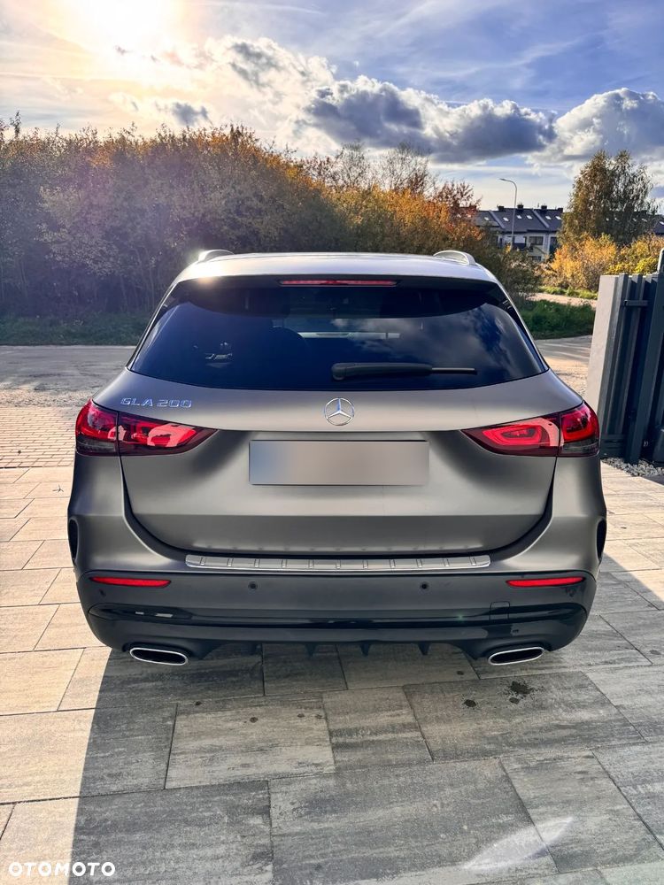 Mercedes-Benz GLA 200 - 2