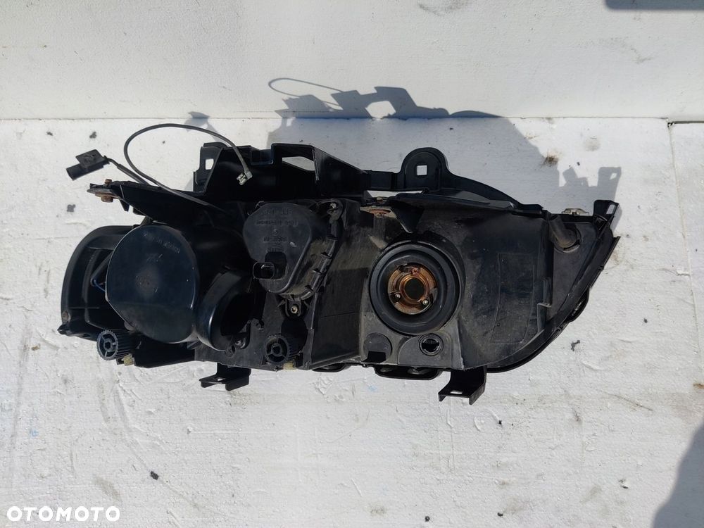 Lampa prawa BMW X5 E53 xenon - 6