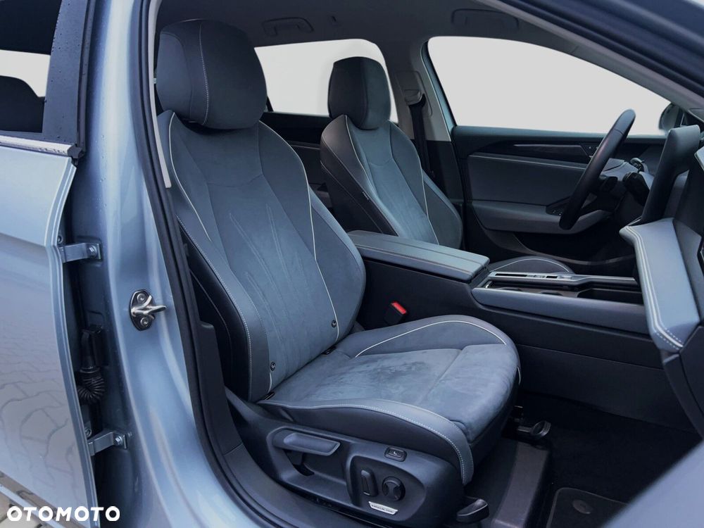 Volkswagen Passat - 13