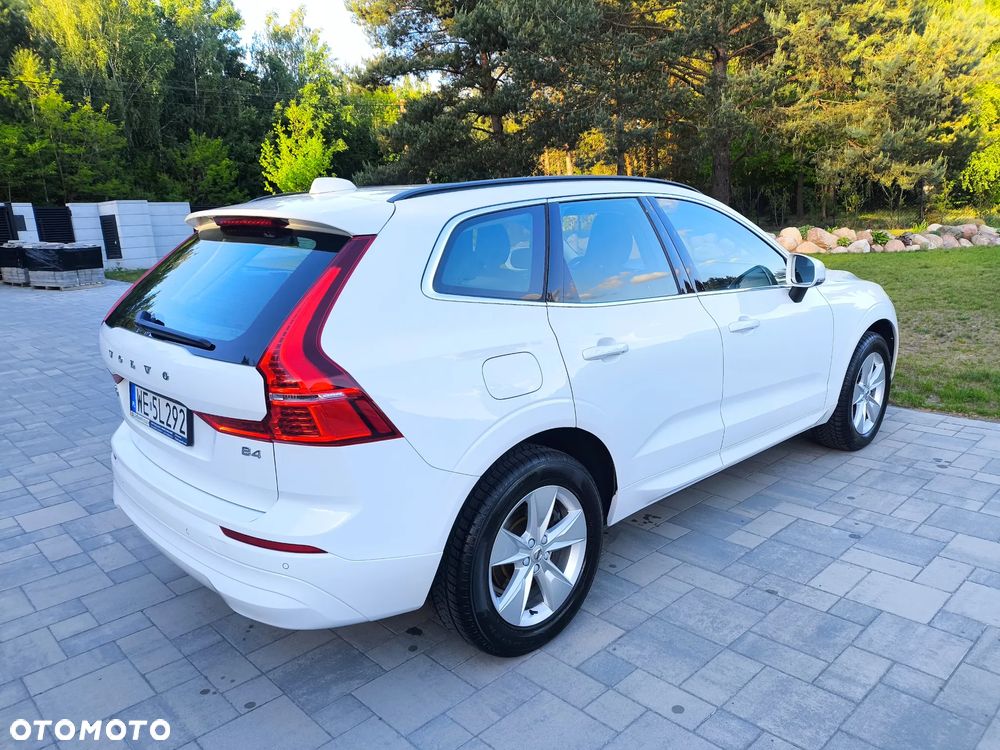 Volvo XC 60 B4 B Momentum Pro - 4