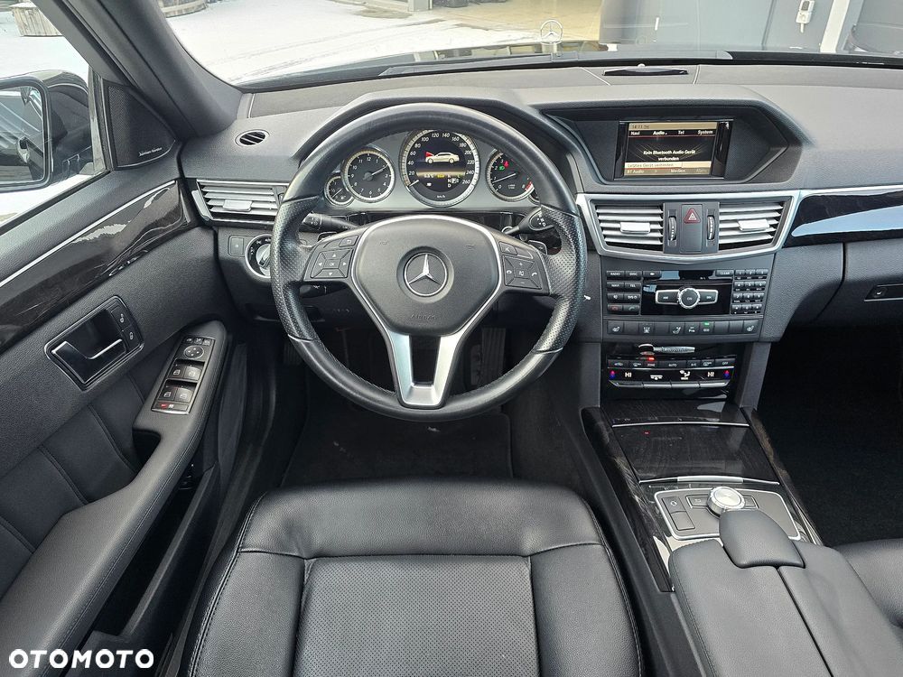 Mercedes-Benz Klasa E 200 CGI BlueEFFICIENCY 7G-TRONIC Avantgarde - 34