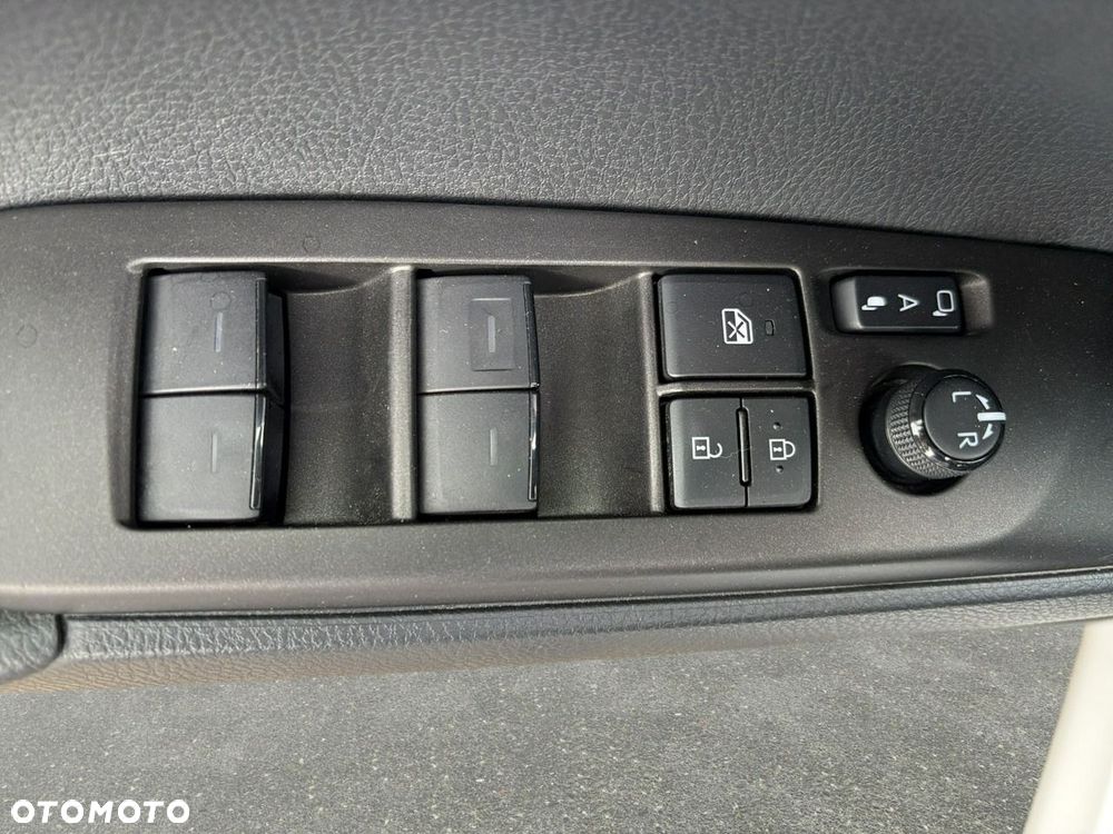Toyota Camry - 11