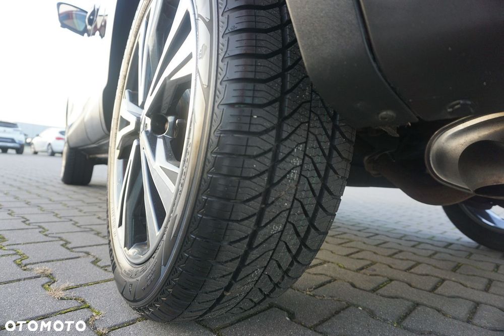 Nissan Qashqai 1.3 DIG-T N-Connecta - 29